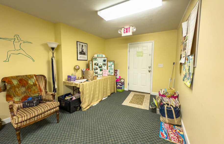 More Photos Of 4542 Blue Ridge Blvd, Blue Ridge Office For Sale