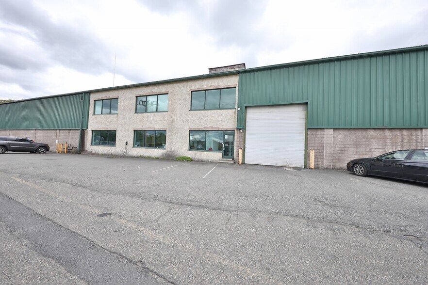 More Photos Of 126 E Dickerson St, Dover Warehouse For Lease