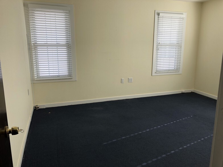 More Photos Of 40 Darby Rd, Paoli Medical For Lease