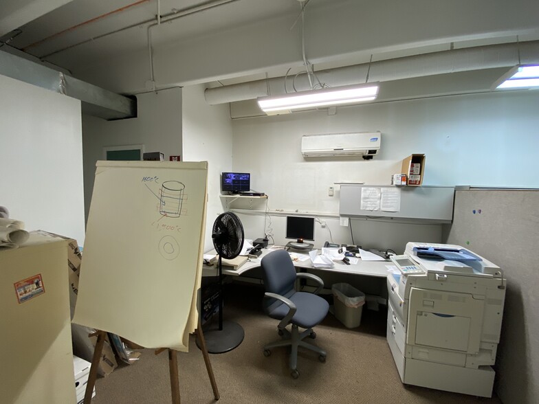 More Photos Of 3030-3040 S Vallejo St, Englewood Warehouse For Sale