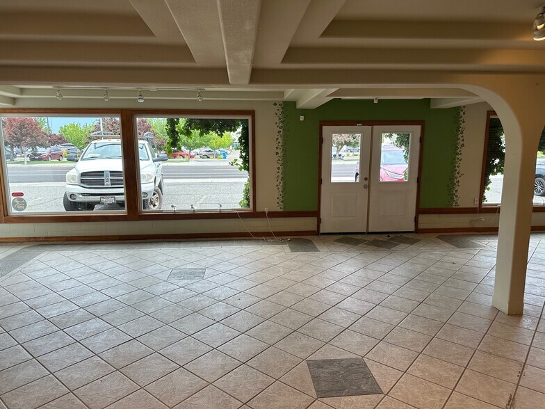 More Photos Of 1177 Lee Blvd, Richland General Retail For Lease