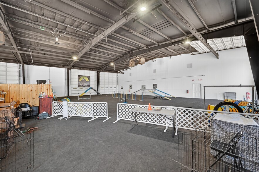 More Photos Of 2770 E Ponce de Leon Ave, Decatur Service For Sale