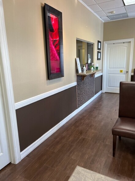 More Photos Of 3509 E Main Ave, Alton Medical For Sale