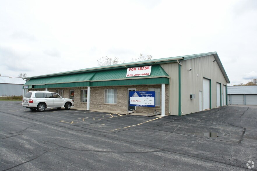More Photos Of 2803 Packerland Dr, Green Bay Warehouse For Lease