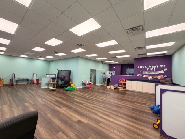 More Photos Of 5825 54th Ave N, Kenneth City Storefront Retail Office For Sale