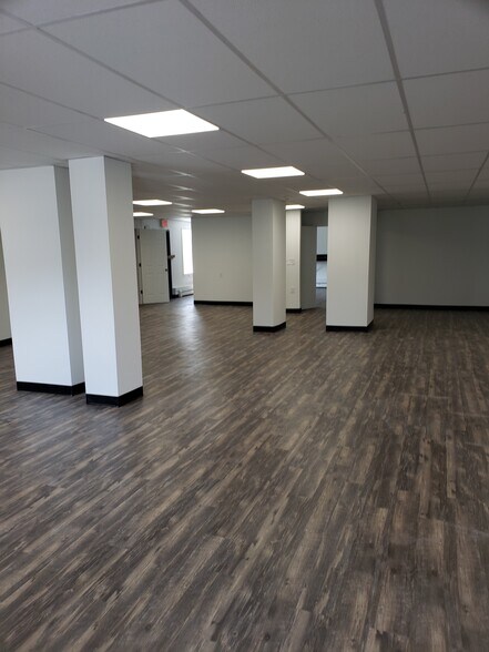 More Photos Of 326 S Main St, Manville Storefront Retail Residential For Lease