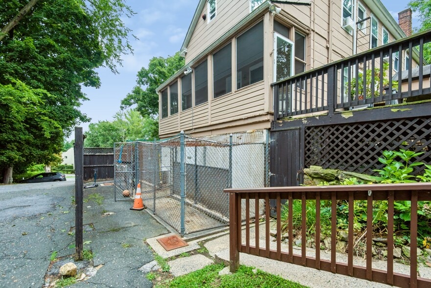 More Photos Of 1621 Harrison Ave, Mamaroneck Storefront Retail Residential For Sale