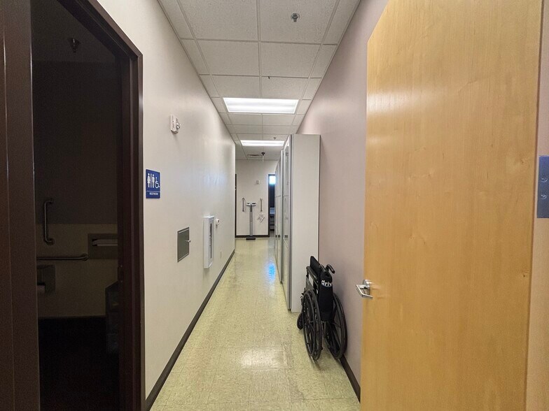 More Photos Of 38 Water St, Henderson Medical For Lease