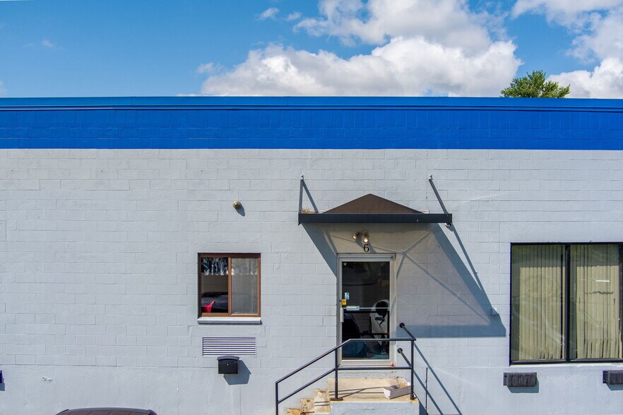 More Photos Of 850 E Industrial Park Dr, Manchester Industrial For Sale