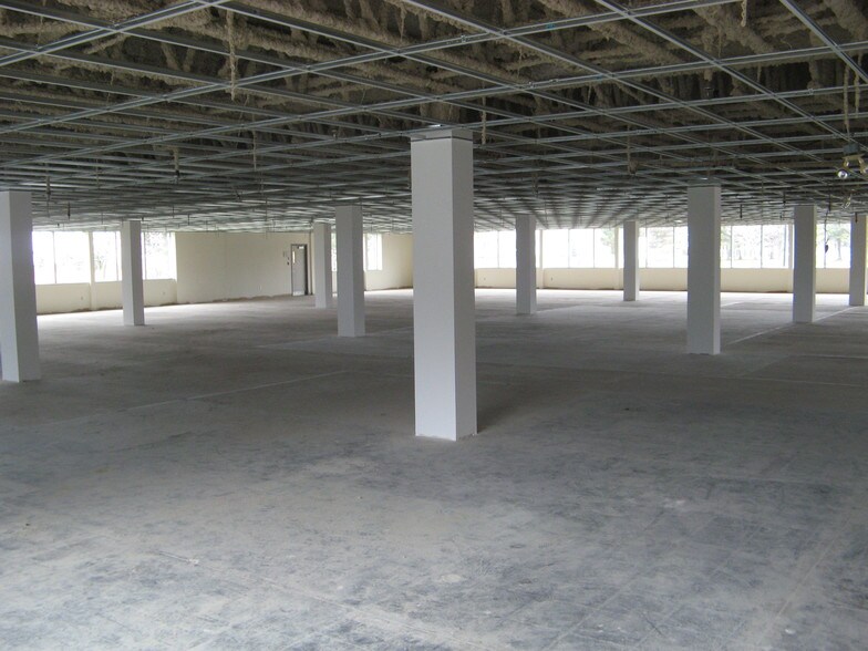More Photos Of 1 Kenview Blvd, Brampton Office For Lease