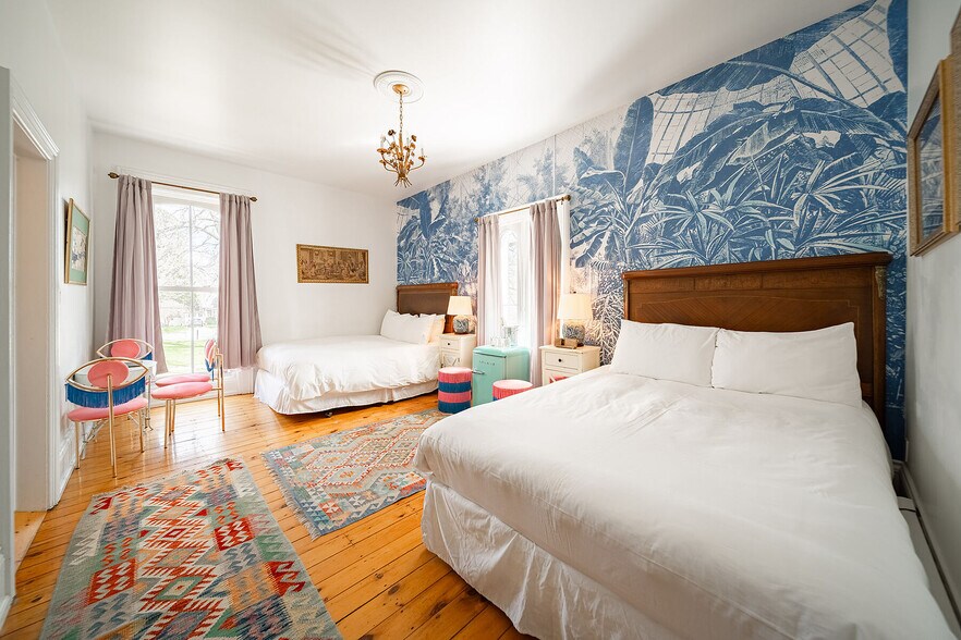 More Photos Of 343 Main St E, Picton Hotel For Sale