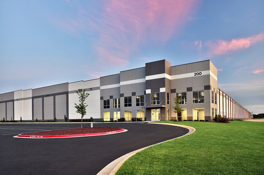More Photos Of 200 International Pky, Adairsville Distribution For Lease