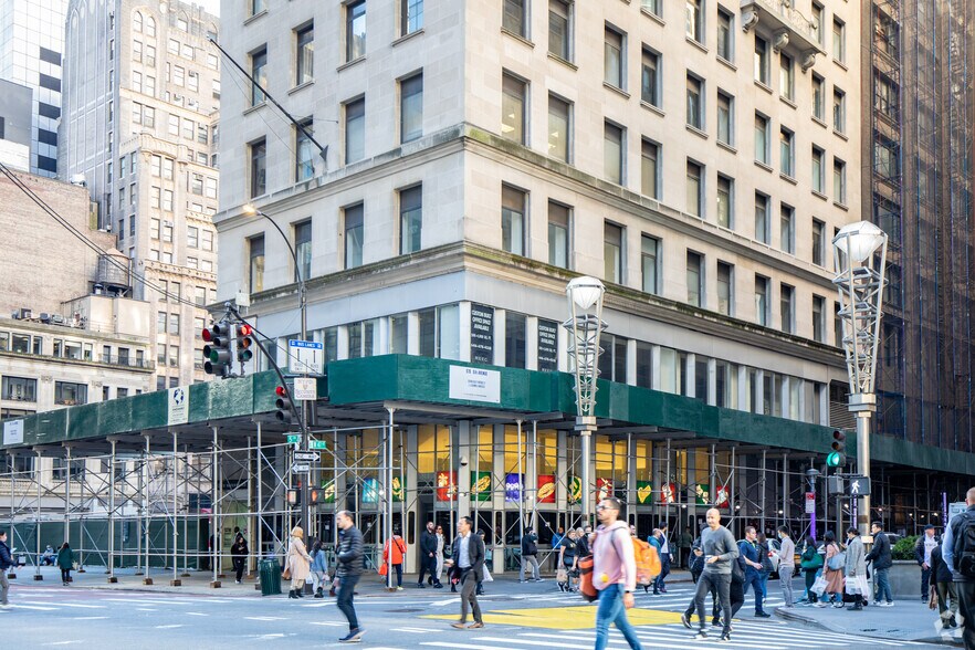 More Photos Of 576 Fifth Ave, New York Office For Lease