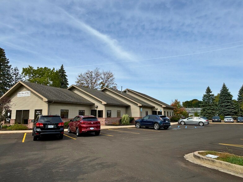 More Photos Of 2357 Delhi Commerce Dr, Holt Office For Lease