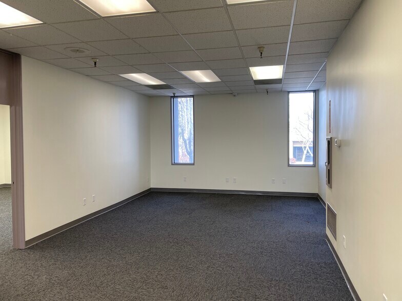 More Photos Of 2300 Polvorosa Ave, San Leandro Warehouse For Lease
