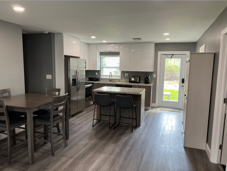 More Photos Of 2211 SE 3rd St, Boynton Beach Apartments For Sale