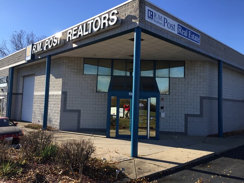 More Photos Of 15426 70th Ct, Orland Park Light Distribution For Sale