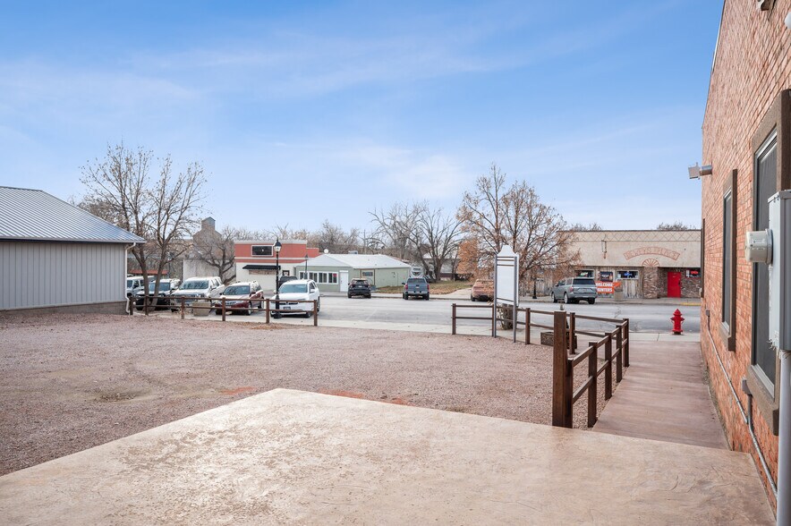 More Photos Of 101 S Big Horn Ave, Moorcroft Flex For Sale