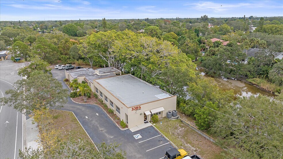 More Photos Of 3205 Southgate Cir, Sarasota Office For Sale