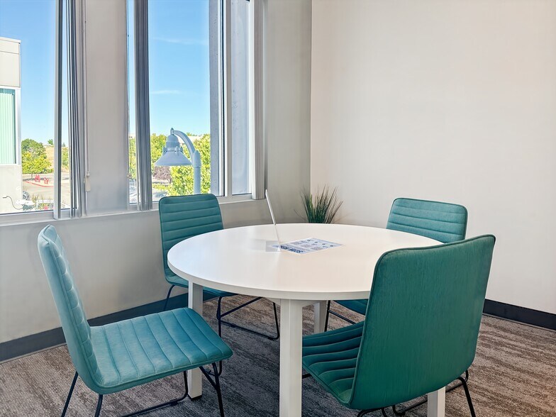More Photos Of 1264 Hawks Flight Ct, El Dorado Hills Coworking Space