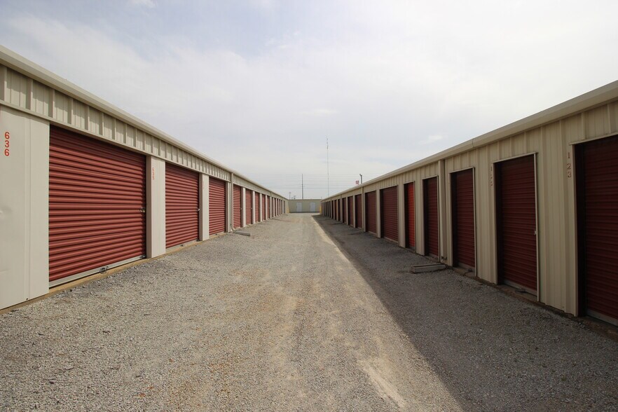 More Photos Of 4214 Access Rd, Jonesboro Self Storage For Sale