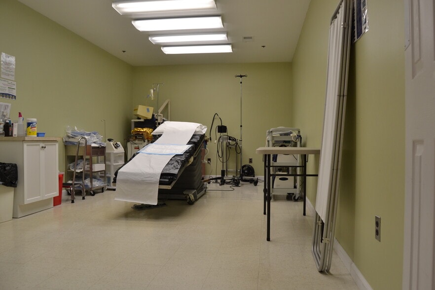 More Photos Of 670 N Beers St, Holmdel Medical For Sale