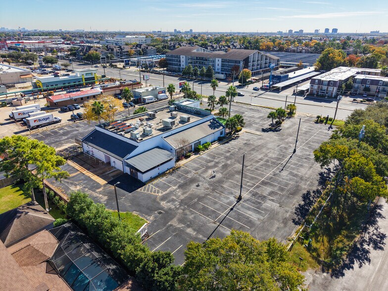 More Photos Of 9350 Westheimer Rd, Houston Restaurant For Lease