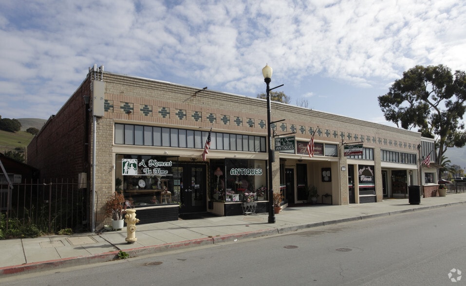 More Photos Of 37372-37390 Niles Blvd, Fremont Storefront For Sale