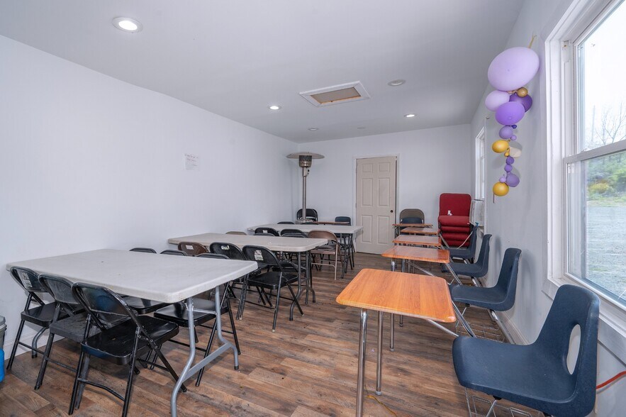 More Photos Of 200 Jupiter Dr, Nashville Flex For Sale