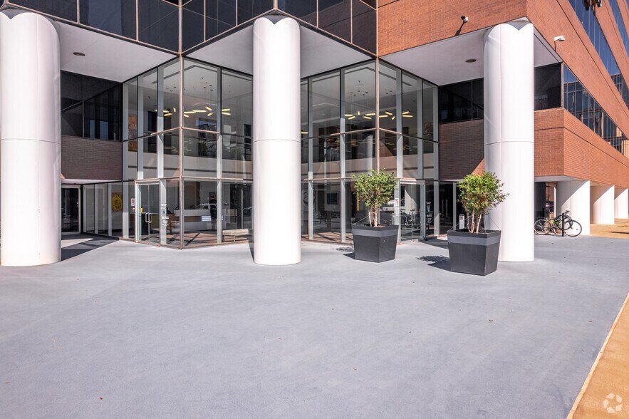 More Photos Of 2626 Cole Ave, Dallas Office Residential For Lease