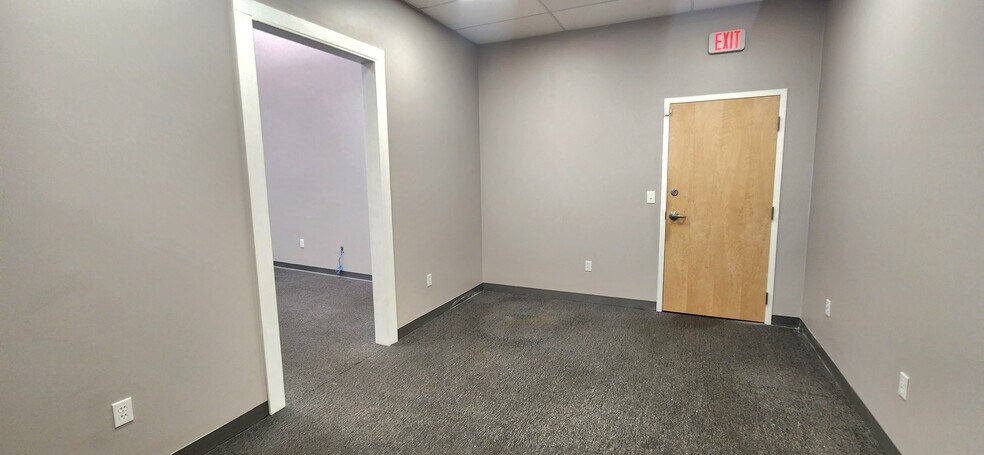 More Photos Of 464 Bremen St, East Boston Freestanding For Lease