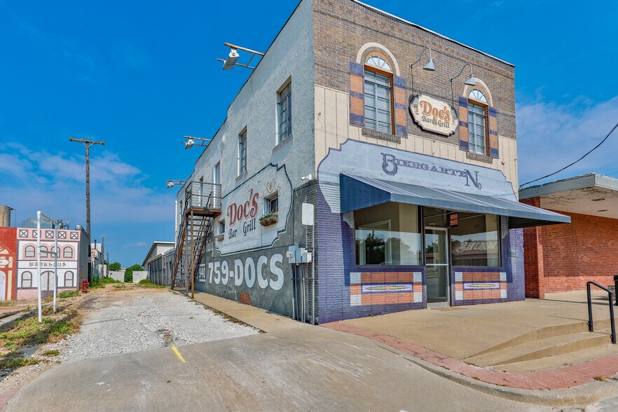 Primary Photo Of 113 N Main St, Muenster Restaurant For Sale