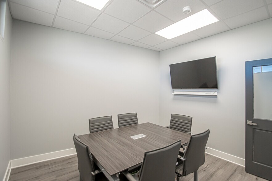 More Photos Of 5206 Highway 5 N, Bryant Office For Sale