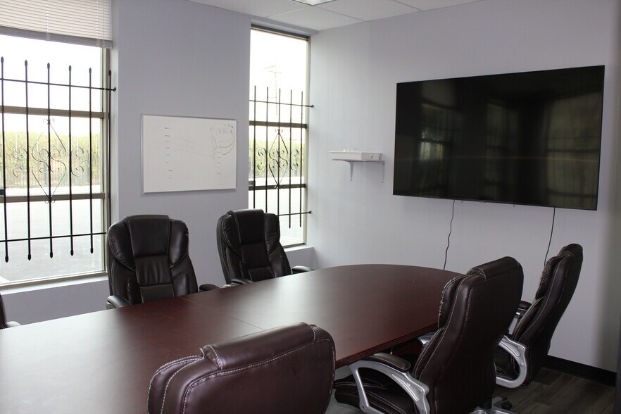 More Photos Of 7133 Telegraph Rd, Montebello Warehouse For Lease