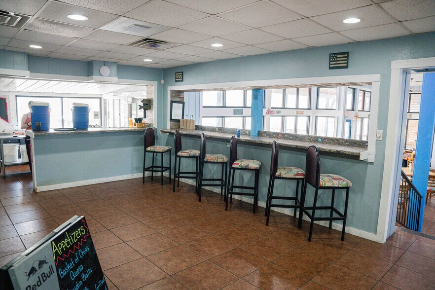 More Photos Of 371 Navaho Trl, Onalaska Hotel For Sale