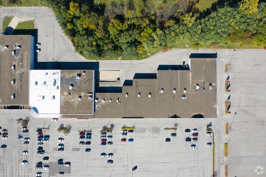 More Photos Of 201-285 Midway Blvd, Elyria General Retail For Lease