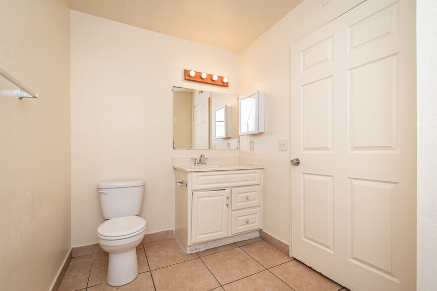 More Photos Of 1230 Melton Dr, Yuba City Apartments For Sale