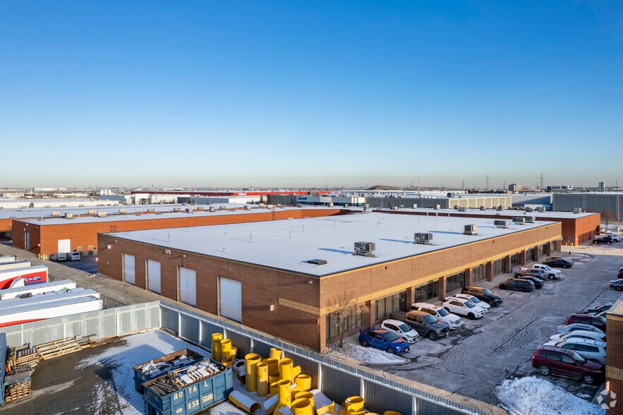 More Photos Of 335 Admiral Blvd, Mississauga Unknown For Lease