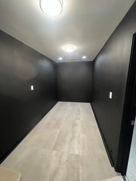 More Photos Of 530 NW 26th St, Miami Warehouse For Lease