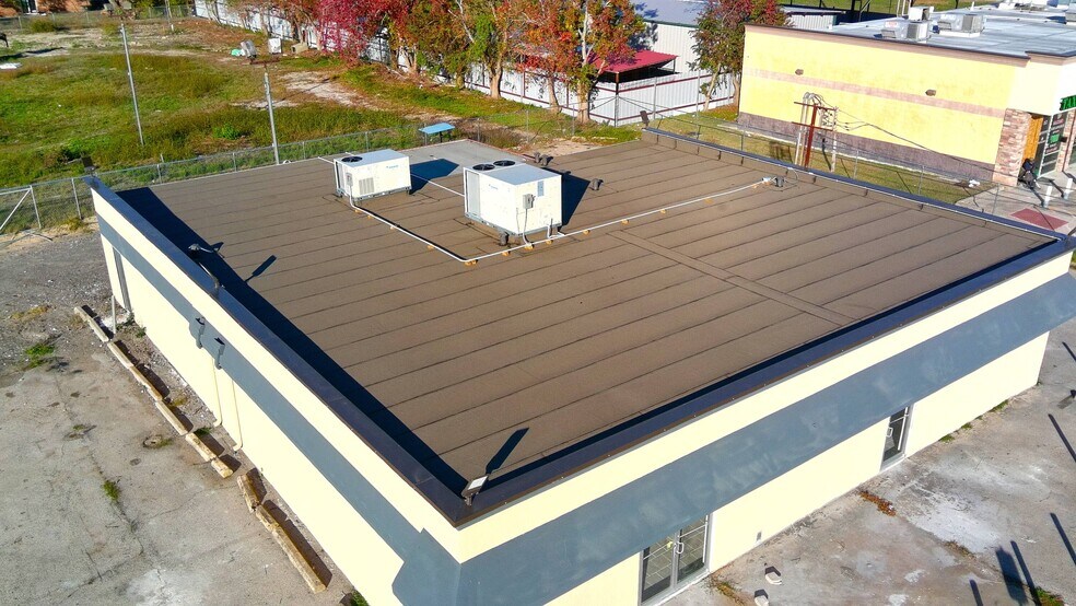 More Photos Of 4620 W Fuqua St, Houston Freestanding For Lease