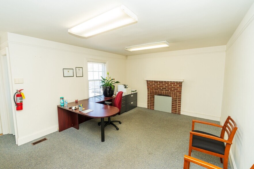 More Photos Of 998-1002 S New Hope Rd, Gastonia General Retail For Lease