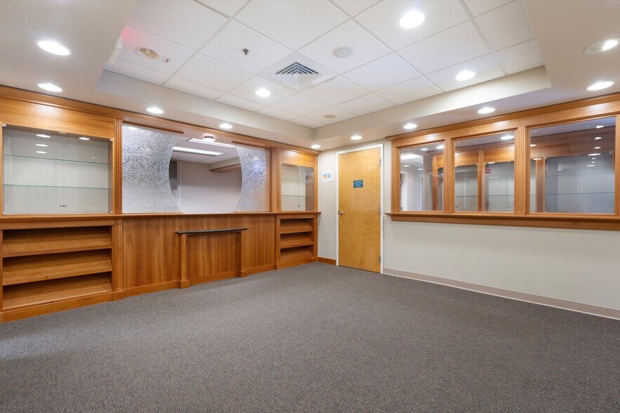 More Photos Of 223 Chief Justice Cushing Hwy, Cohasset Medical For Lease