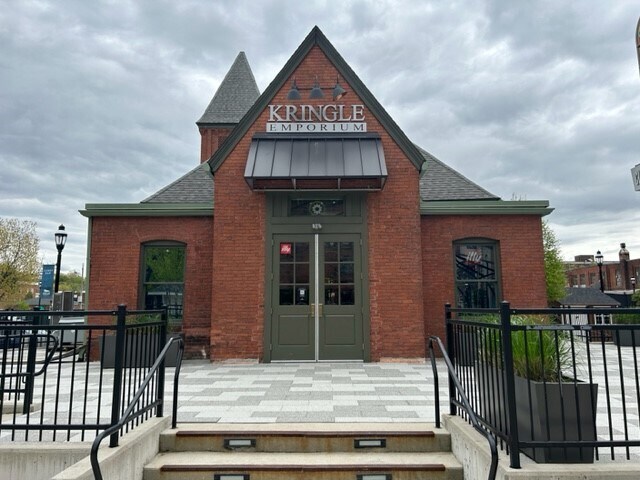 More Photos Of 1 Mgm Way, Springfield Fast Food For Lease