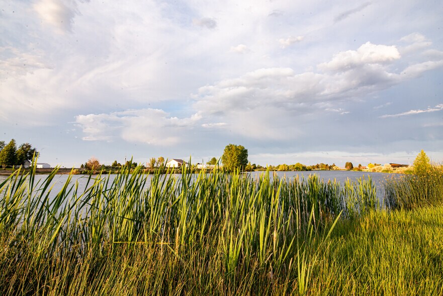 More Photos Of 87275 County Hwy 9-28, Christmas Valley Hotel For Sale