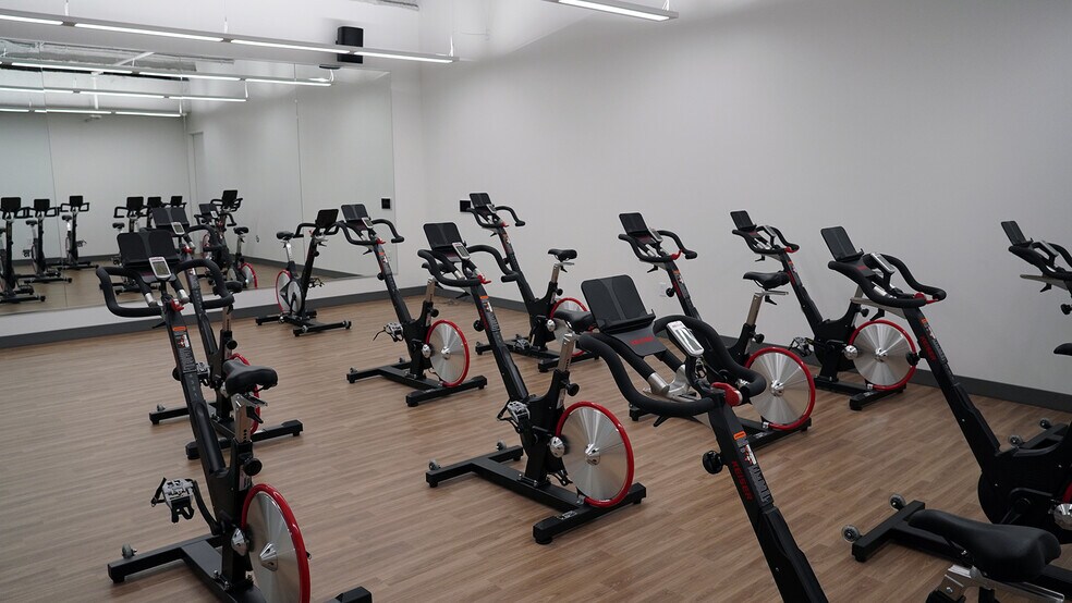 More Photos Of 101 E 2nd St, Tulsa Office For Lease