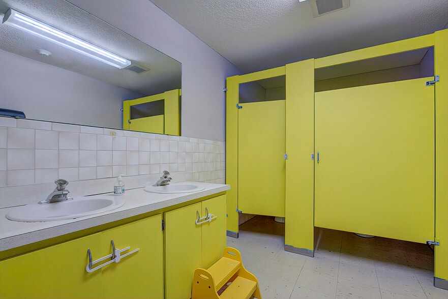 More Photos Of 6001 Deltona Blvd, Spring Hill Schools For Sale