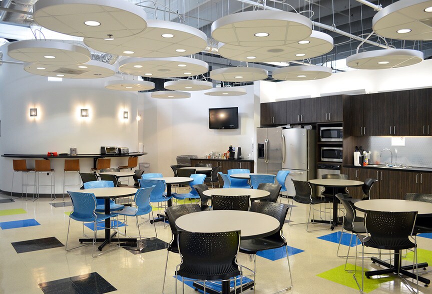 More Photos Of 3325 S Tryon St, Charlotte Health Club For Lease