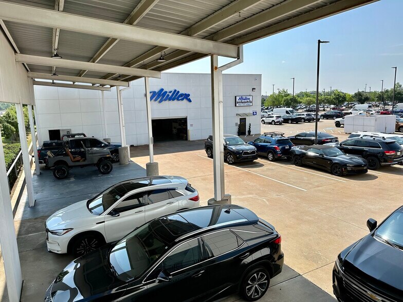 More Photos Of , Dallas General Retail For Sale