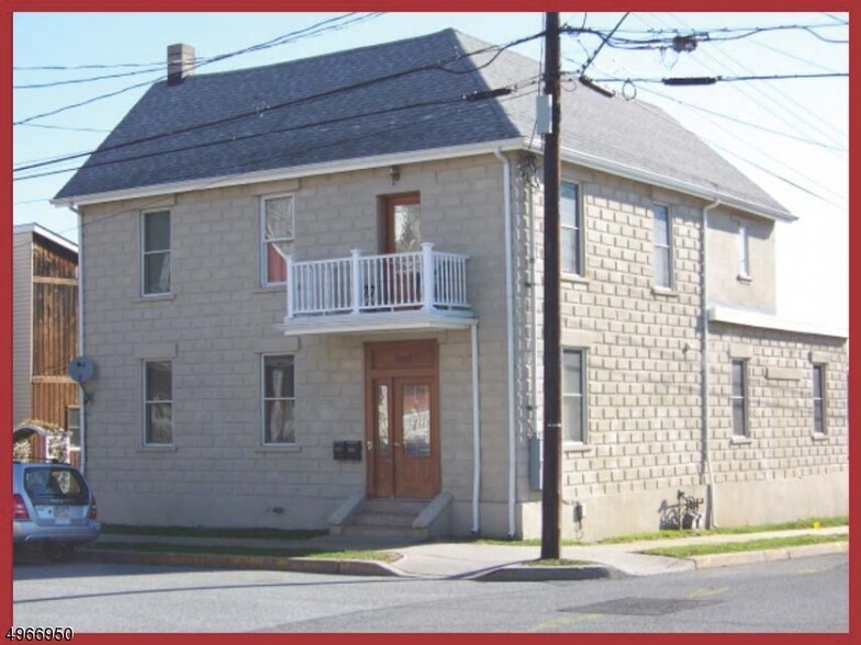 Primary Photo Of 1140 East Blvd, Phillipsburg Apartments For Sale