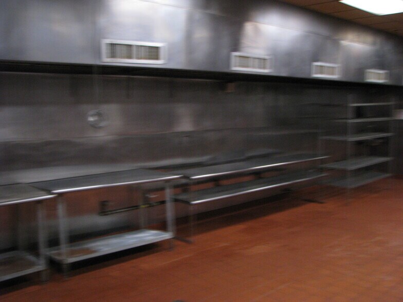 More Photos Of 310 N Wisconsin St, De Pere Unknown For Lease